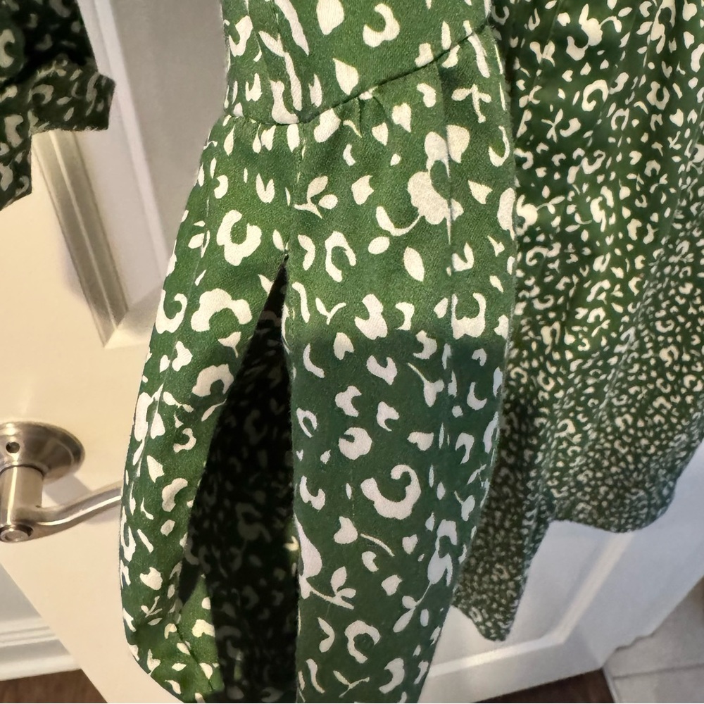 Tuckernuck Royal Green Floral Print Button Front Mini Shirt Dress | M - Picture 7 of 7